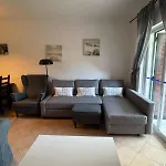 Lovely 3 Bedroom In A In *
