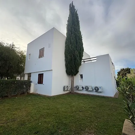 Lovely 3 Bedroom In A In Apartamento *