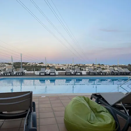 Lovely 3 Bedroom In A In Apartamento