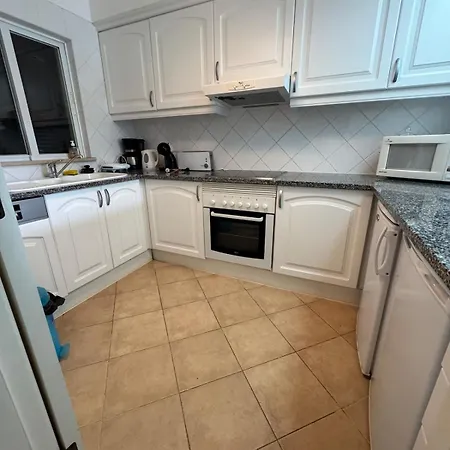 Lovely 3 Bedroom In A In Apartamento *