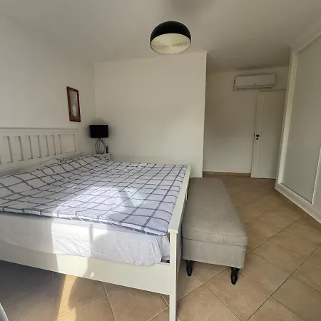 Lovely 3 Bedroom In A In Apartamento *