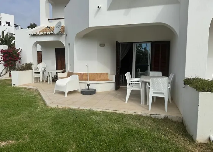 Lovely 3 Bedroom In A In Apartman Albufeira