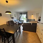 Lovely 3 Bedroom In A In Apartamento