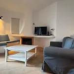 Lovely 3 Bedroom In A In Διαμέρισμα