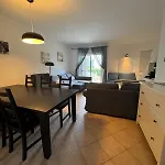 Lovely 3 Bedroom In A In Διαμέρισμα