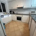 Lovely 3 Bedroom In A In Διαμέρισμα *