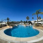 Lovely 3 Bedroom In A In Αλμπουφέιρα