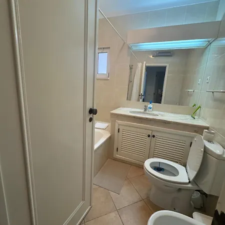 Lovely 3 Bedroom In A In Lägenhet *