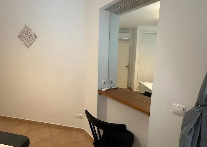 Lovely 3 Bedroom In A In Lägenhet *