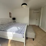 Lovely 3 Bedroom In A In Lägenhet *