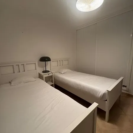 Lovely 3 Bedroom In A In *